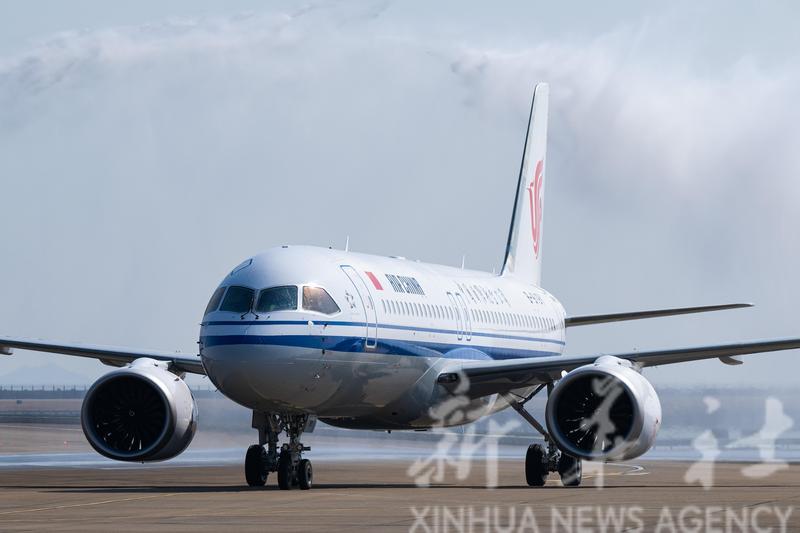 国产大飞机C919首次亮相澳门