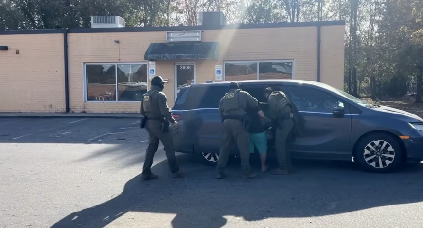 尽管遭到当地领导人的拒绝,联邦特工仍被派往夏洛特执行移民执法任务