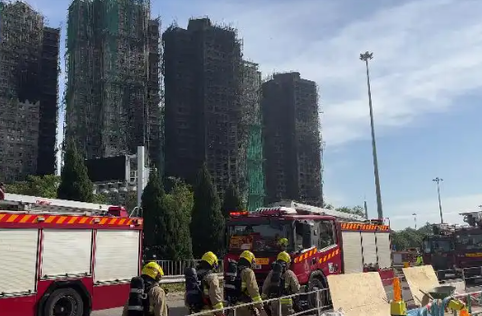 连续报道 | 香港火灾已致146人遇难 仍有100人失联