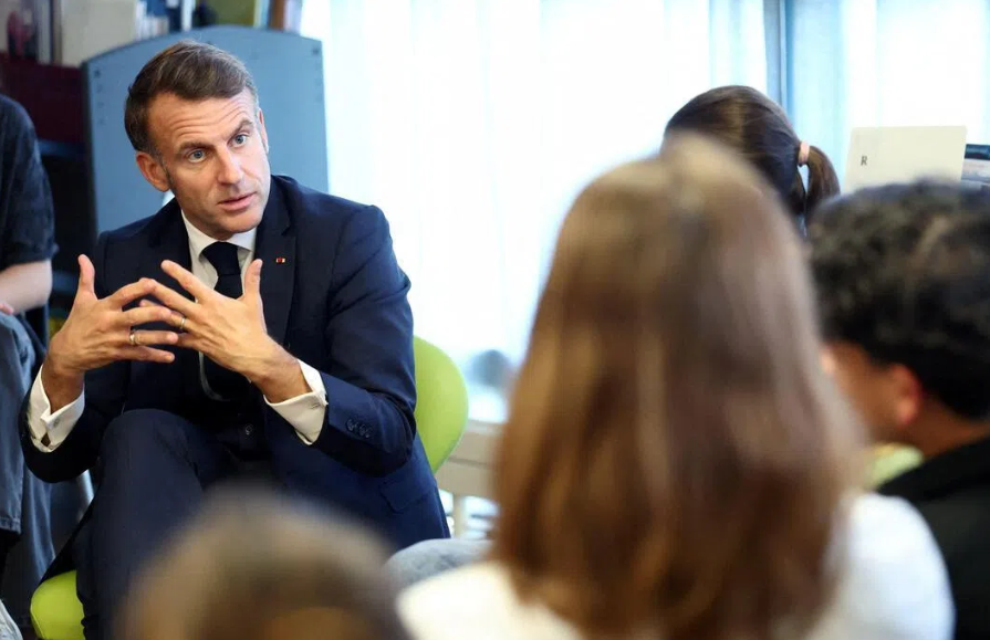 法国拟禁止15岁以下用户使用社交媒体