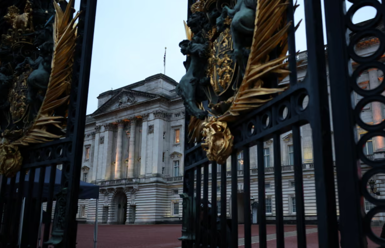 安德鲁·蒙巴顿-温莎被捕引发美国各界呼吁伸张正义