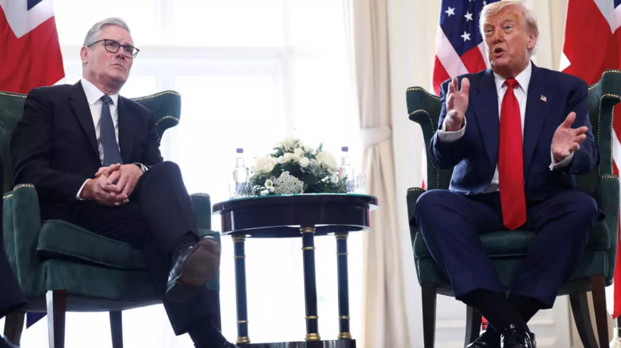 从“特殊待遇”到最大输家?英国或成特朗普新关税最大受害者