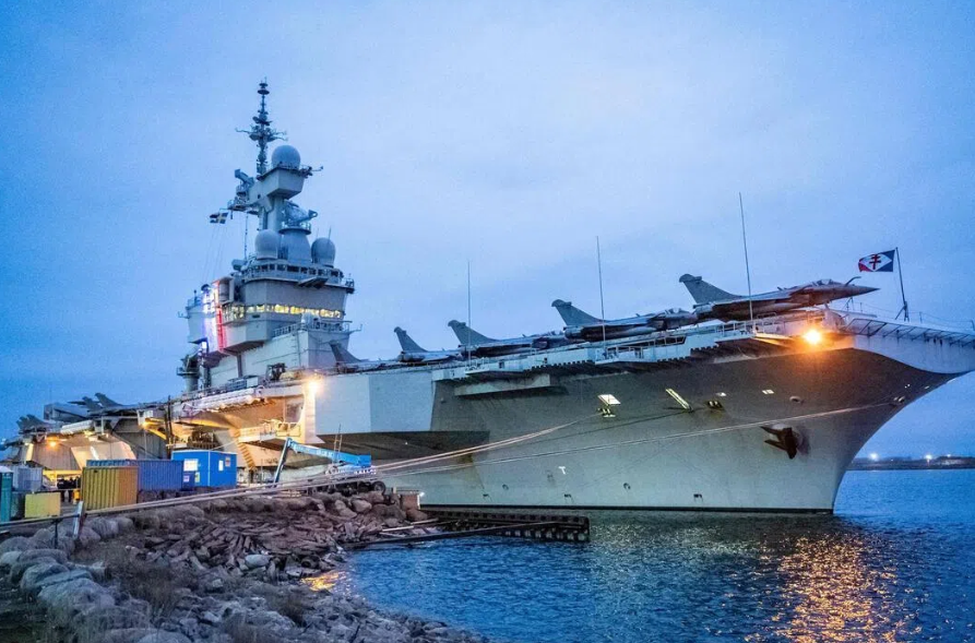法国航母“戴高乐”号抵达地中海 西班牙护卫舰已入编队