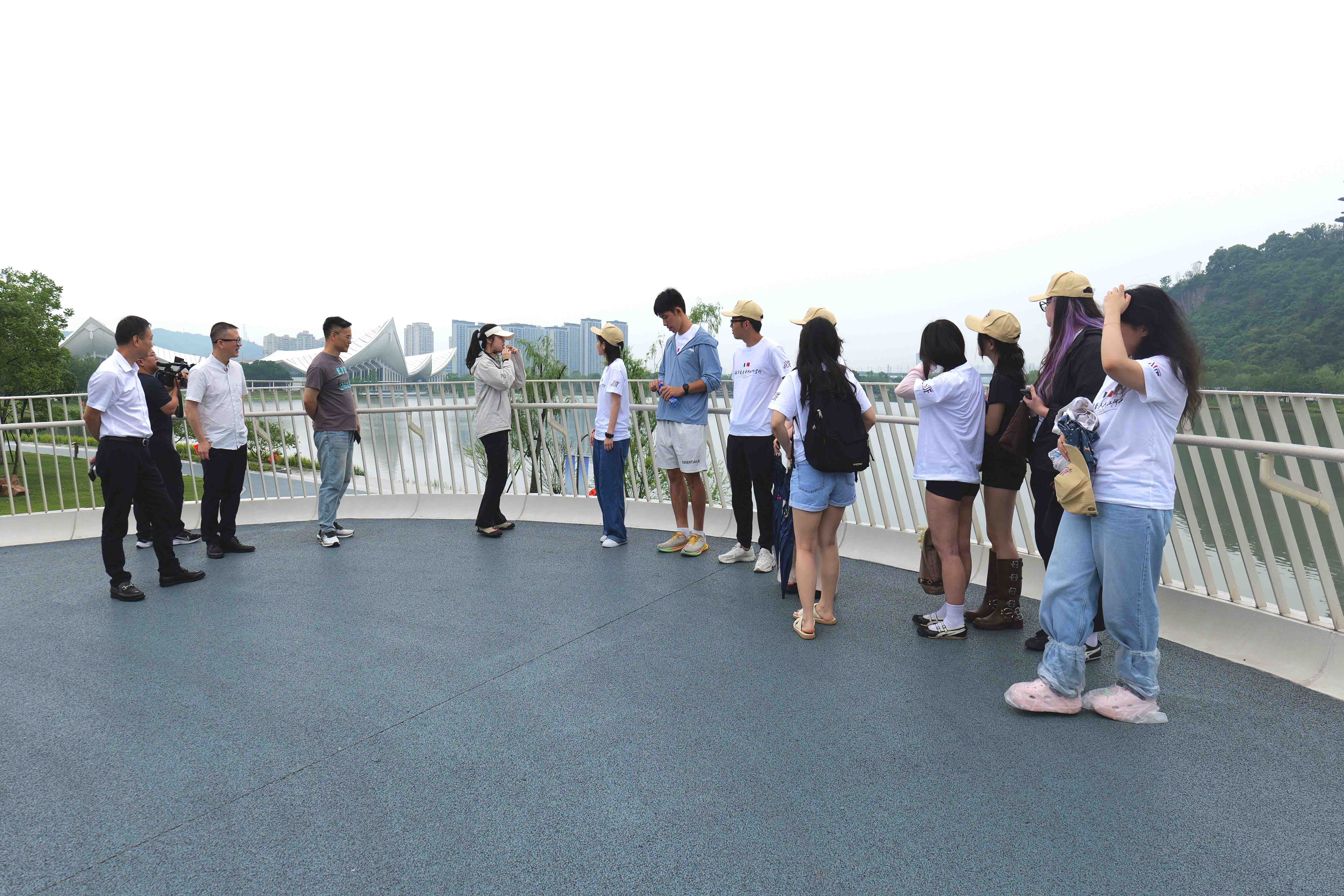 法国华裔青年解锁温州园博园,把家乡美景打包带回法国朋友圈